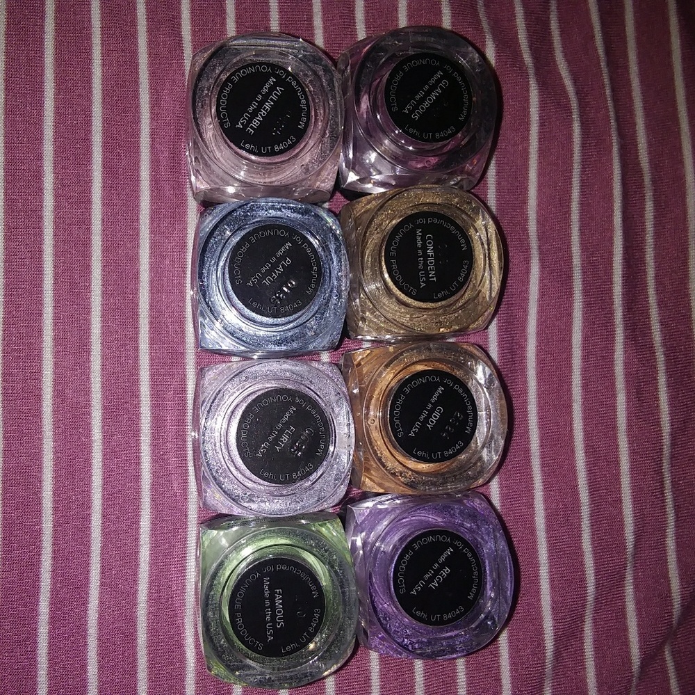 Younique eyeshadow lot (8 pieces)